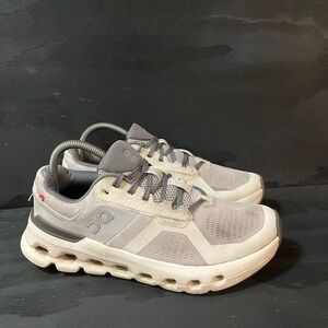 On Cloudrunner 2 Womens Size 9 Running Sneakers Frost White Helion Athletic
